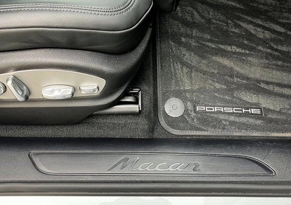 Porsche Macan cena 229000 przebieg: 95907, rok produkcji 2019 z Bytów małe 781